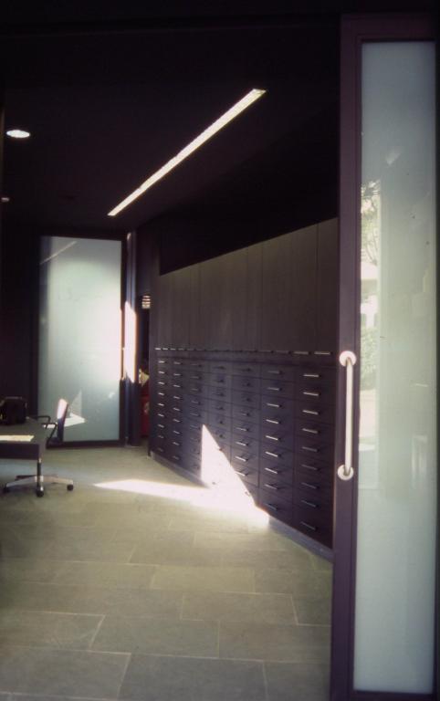 FARMACIA MARTÍNEZ AZUMENDI. Construido 2001