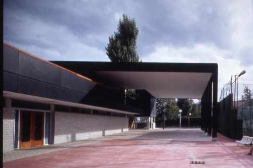 JOLASETA DEPORTIVO. Construido 1995
